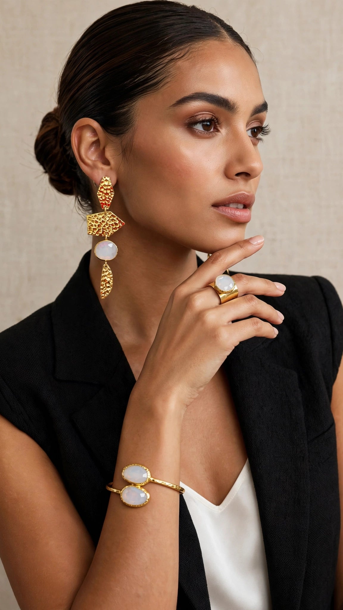 White opal set