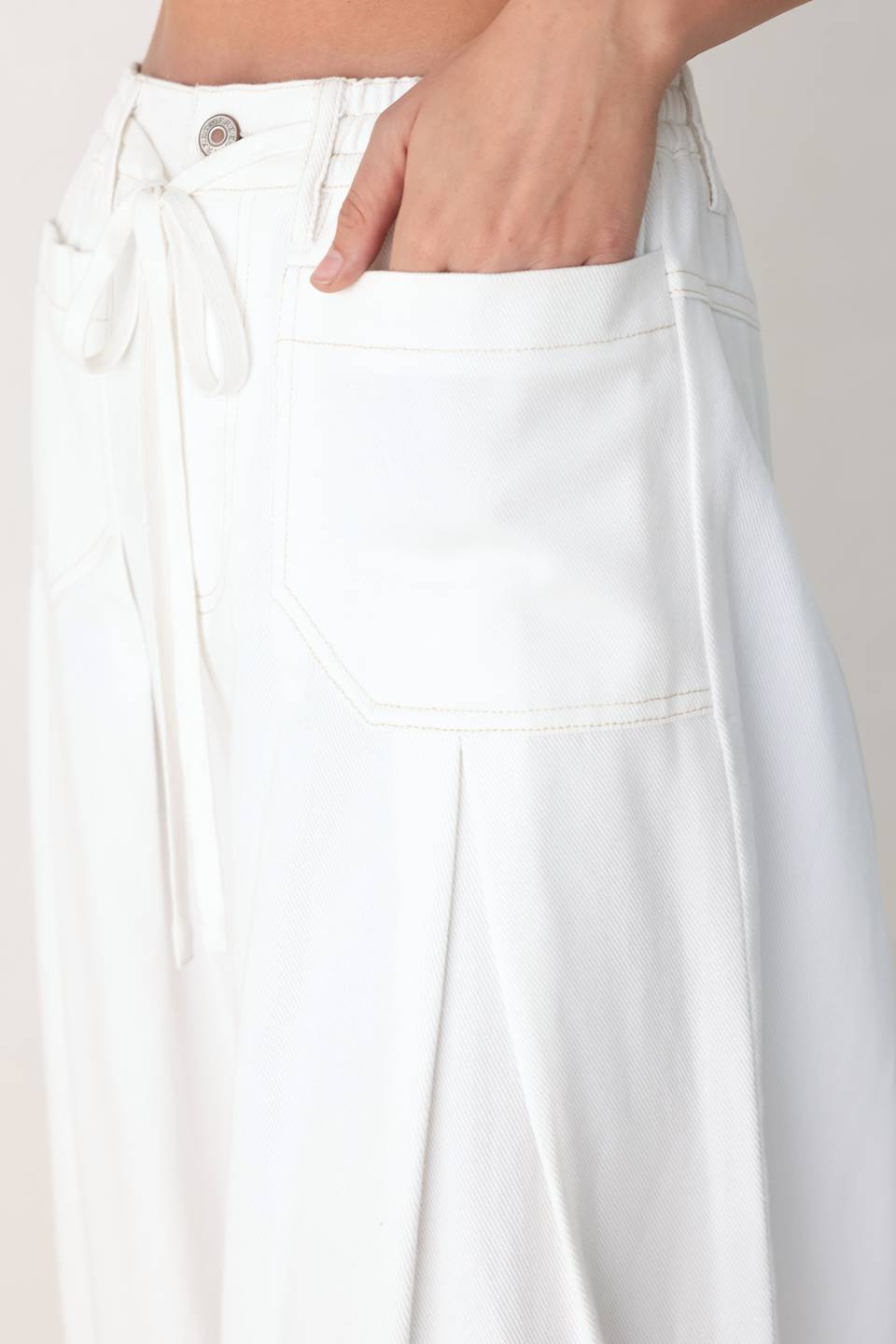 Elegant white pant