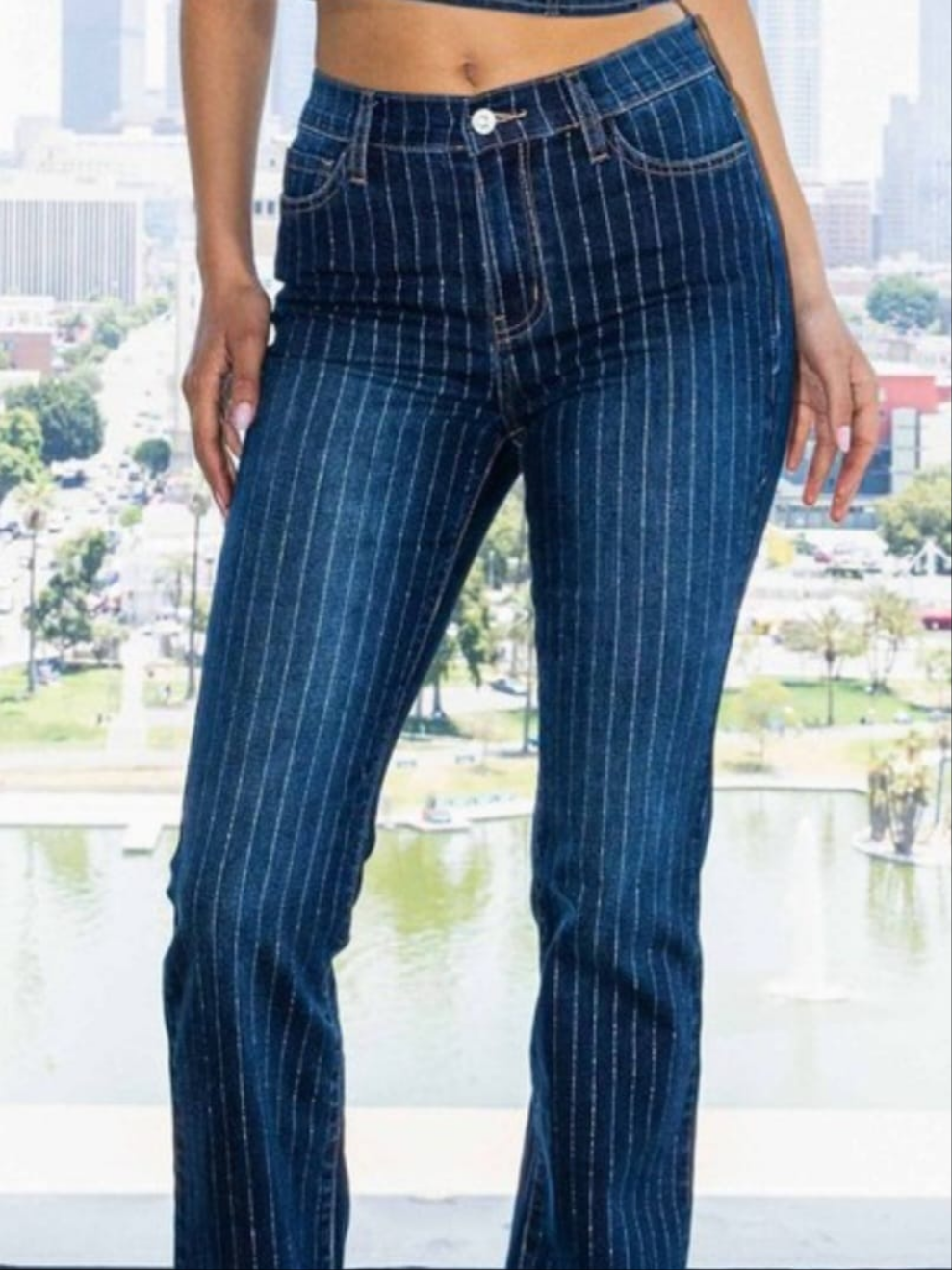Vibrant thin metallic lines jeans