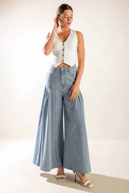 Wide legs verticales stripes