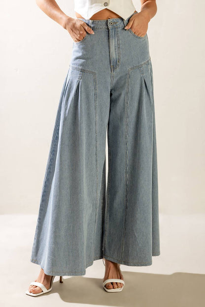 Wide legs verticales stripes
