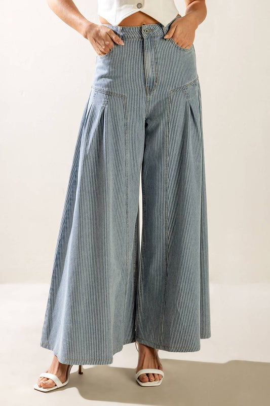 Wide legs verticales stripes